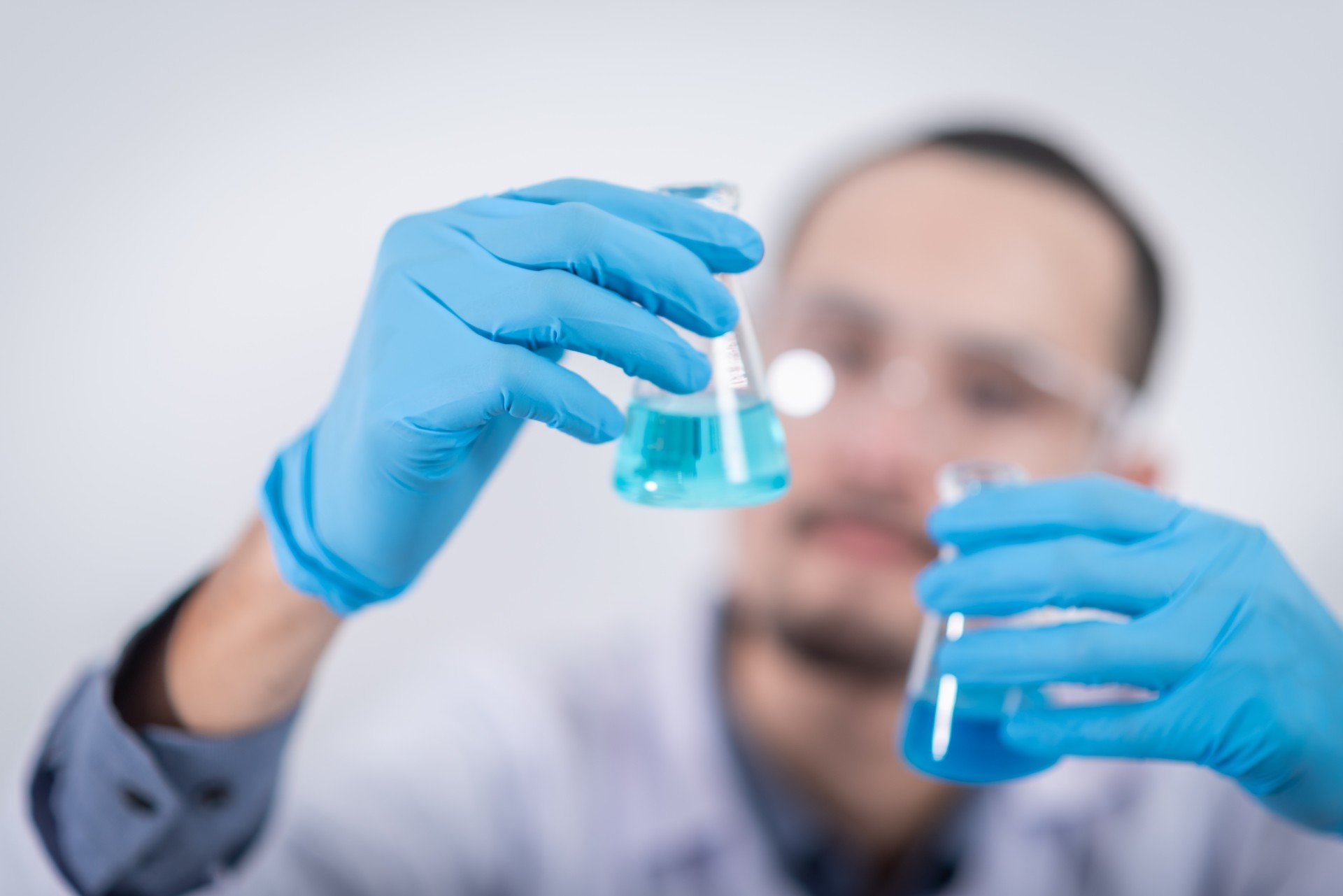 man analyzing laboratory sample